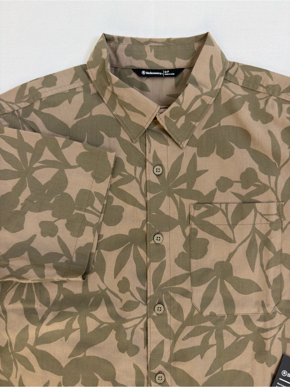 Backcountry TrailMix  Button Up Shirt Small Floral Print